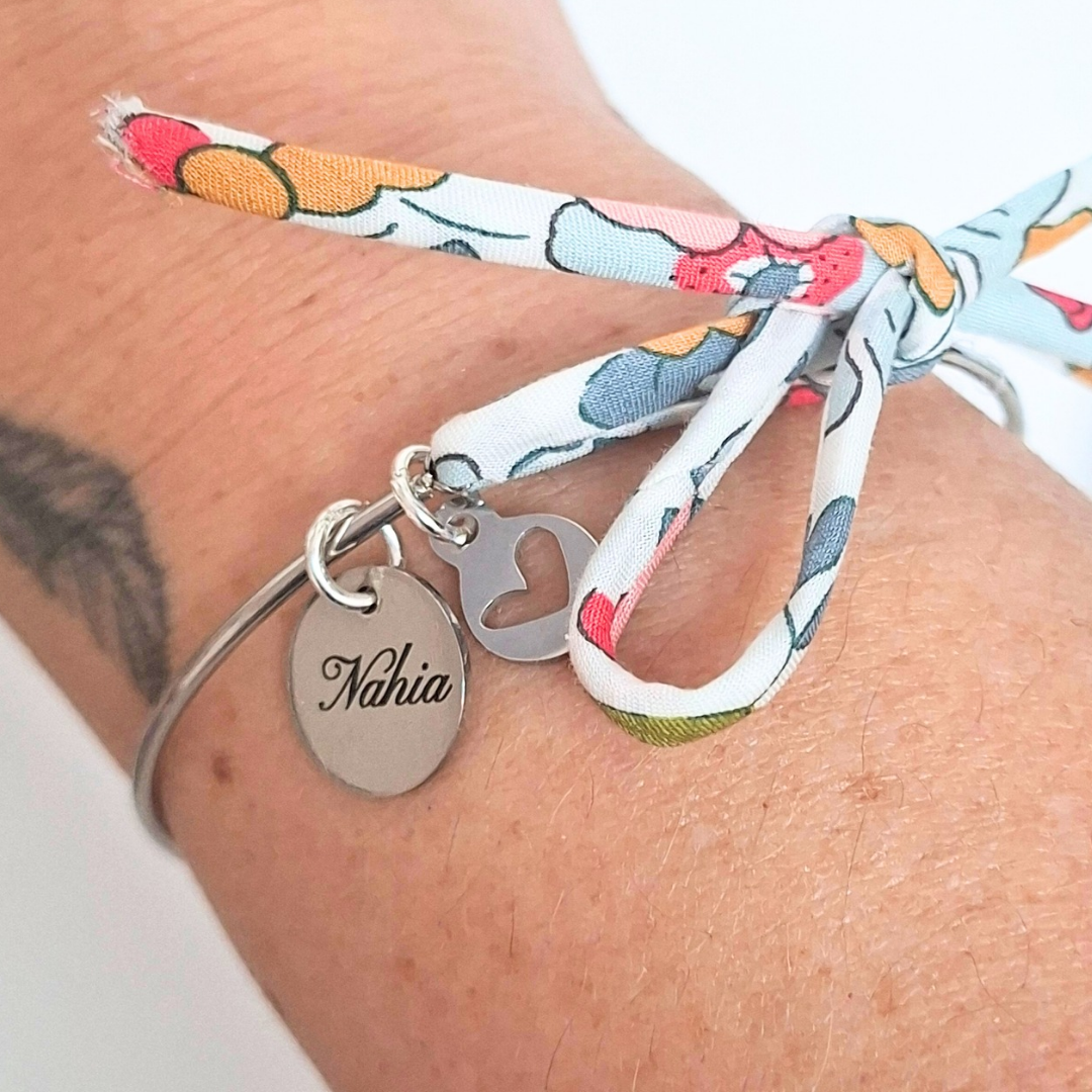 Bracelet ajustable liberty avec gravure prénom Nahia et pendentif cœur en acier inoxydable