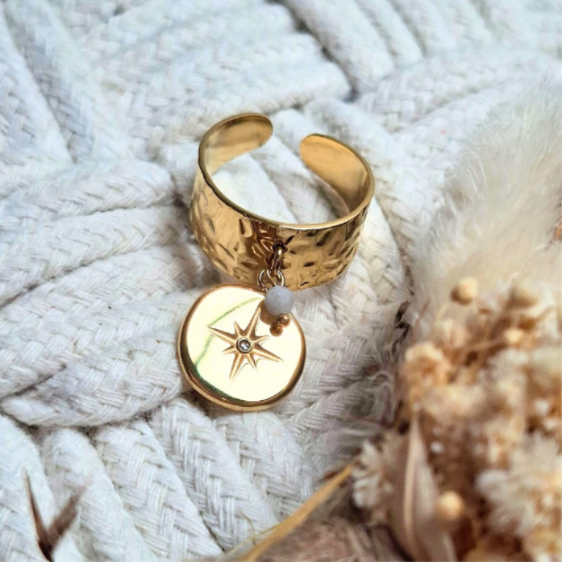 Anneau doré ajustable martelé + pendentif étoile avec perle décorative
