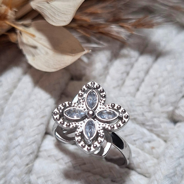 bague fleur argentée rotative ajustable bijou relaxant