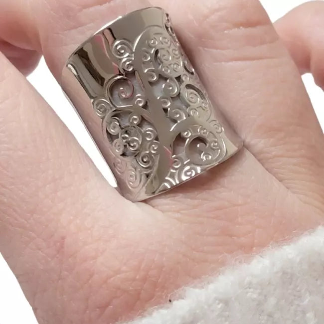 Grande bague femme argentée arbre de vie en acier inoxydable