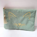 Pochette en velours côtelé vert motif chat brodé doré avec pompon, trousse femme